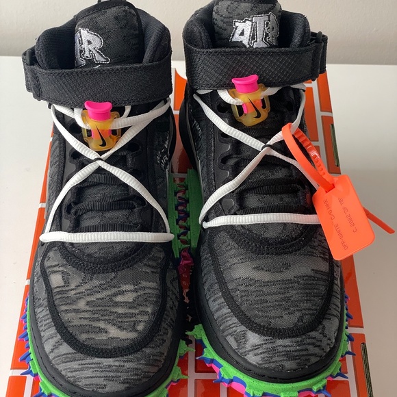 Athletic_Shoes